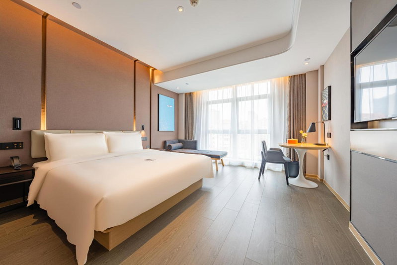 Atour Hotel Wuxi Huishan Wanda Plaza, Wuxi, China