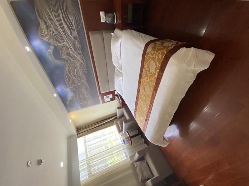 GreenTree ShangHai JinShan Wanda Plaza Longxiang Road Express Hotel, Jinshan, China