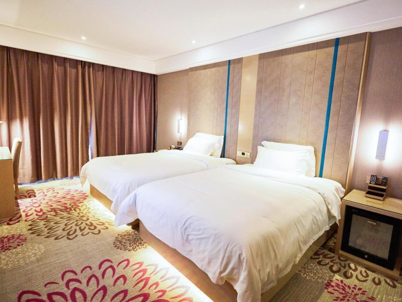 Lavande Hotel ZhanJiang HaiBin Avenue Jiangnanshijia, Zhanjiang, China