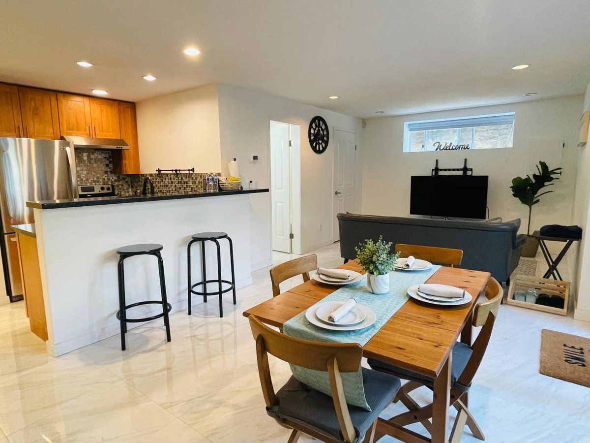 Adorable 2-Bedroom Basement in Vancouver, Canada