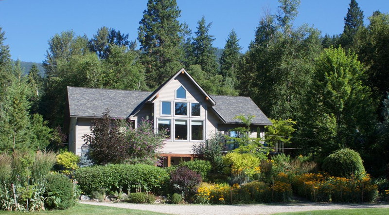 Windborne Bed & Breakfast, Castlegar, Canada