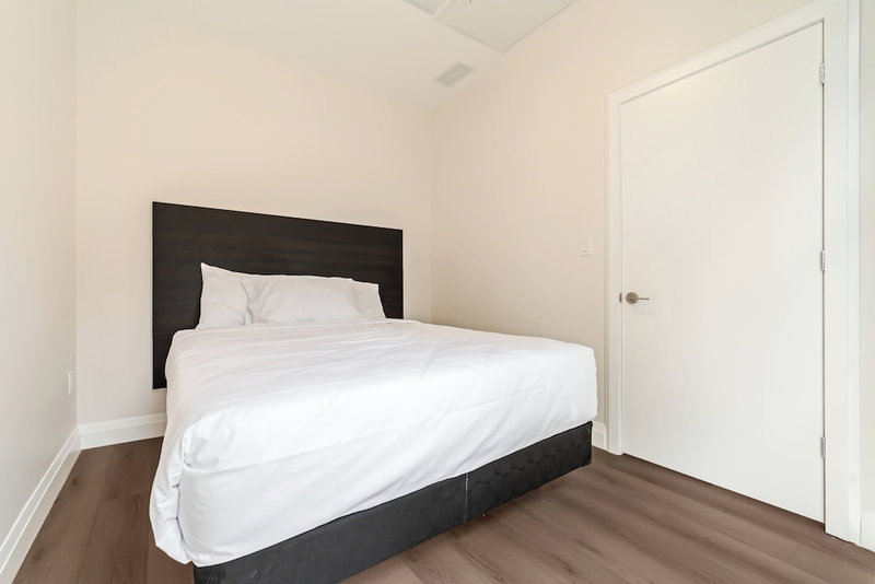 Meadowvale Apartment Hotel, Toronto, Canada