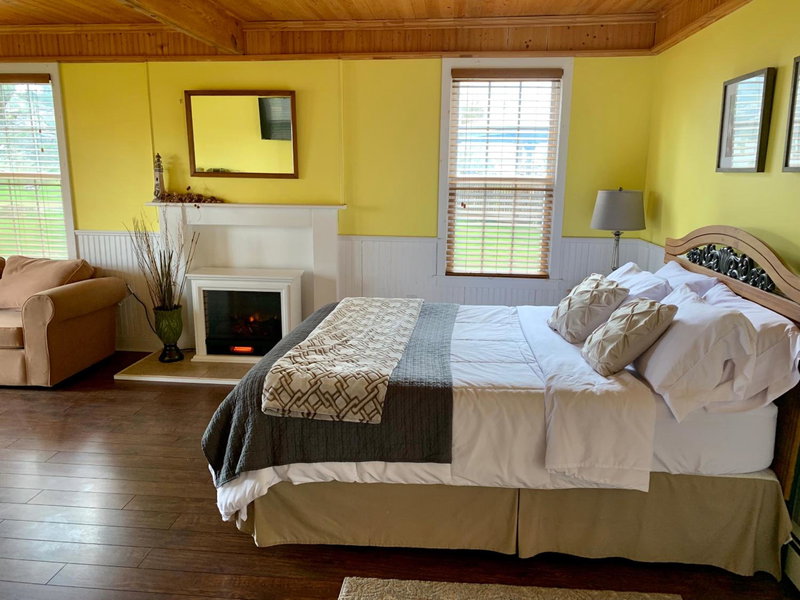 Alma Shore Lane Suites & Cottages, Alma, Canada