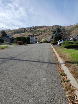 Charming - 2 bedrooms suite, 1 full bath & family room, Kamloops, Canada