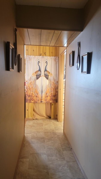Charming - 2 bedrooms suite, 1 full bath & family room, Kamloops, Canada