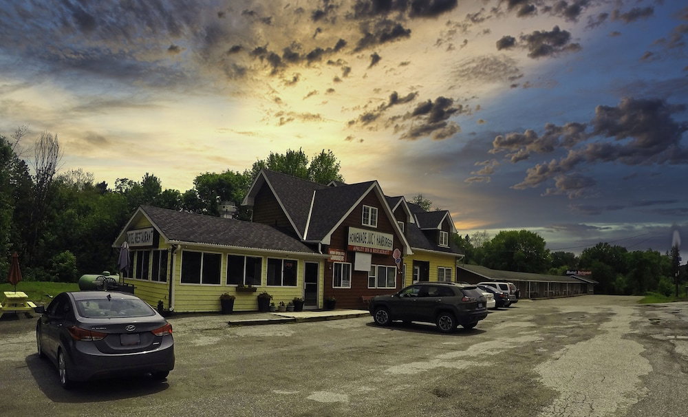 Apsley Inn and Restaurant, Canada