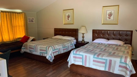 Apsley Inn and Restaurant, North Kawartha, Canada
