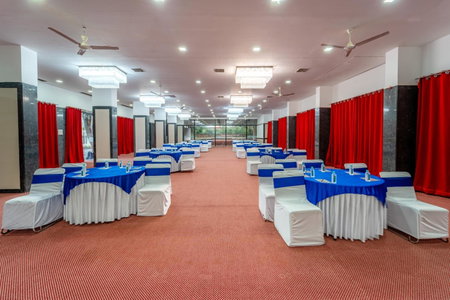 Treebo Premium Omni Residency, Indore, India