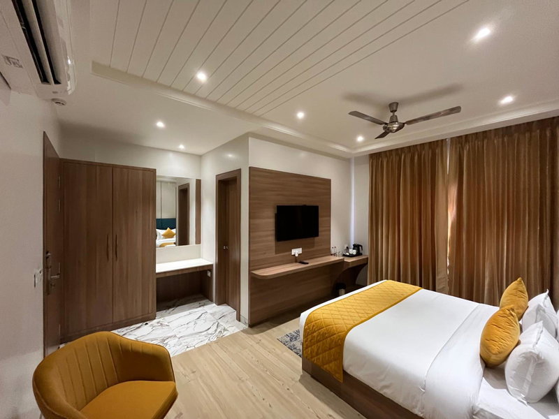 Hotel Three Seasons, Vrindāvan, India