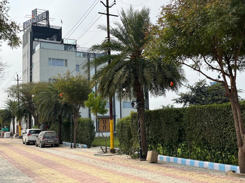 Hotel Three Seasons, Vrindāvan, India