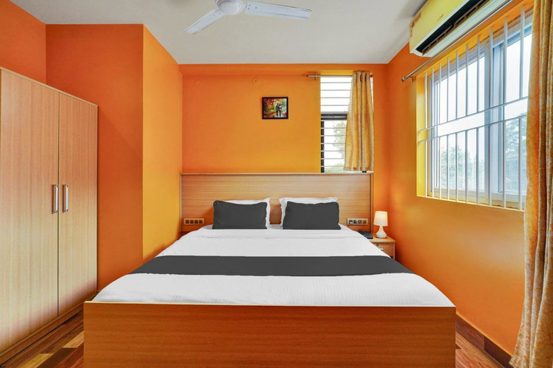 Super Collection O Kushal Nagar Near KSRTC Bus Stand Formerly RR Residency, Madikeri, India
