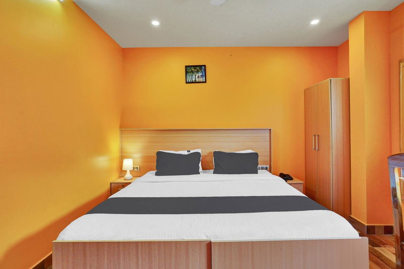 Super Collection O Kushal Nagar Near KSRTC Bus Stand Formerly RR Residency, Madikeri, India