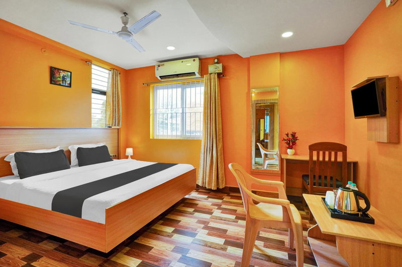 Super Collection O Kushal Nagar Near KSRTC Bus Stand Formerly RR Residency, Madikeri, India