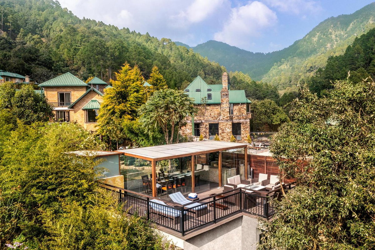 Divyam From BYLOO- Private Villa near Nainital, India