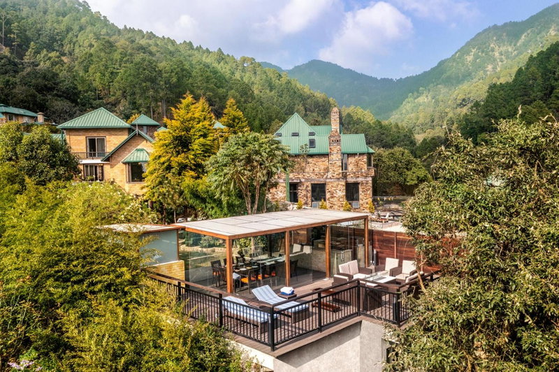 Divyam From BYLOO- Private Villa near Nainital, Bhowāli, India