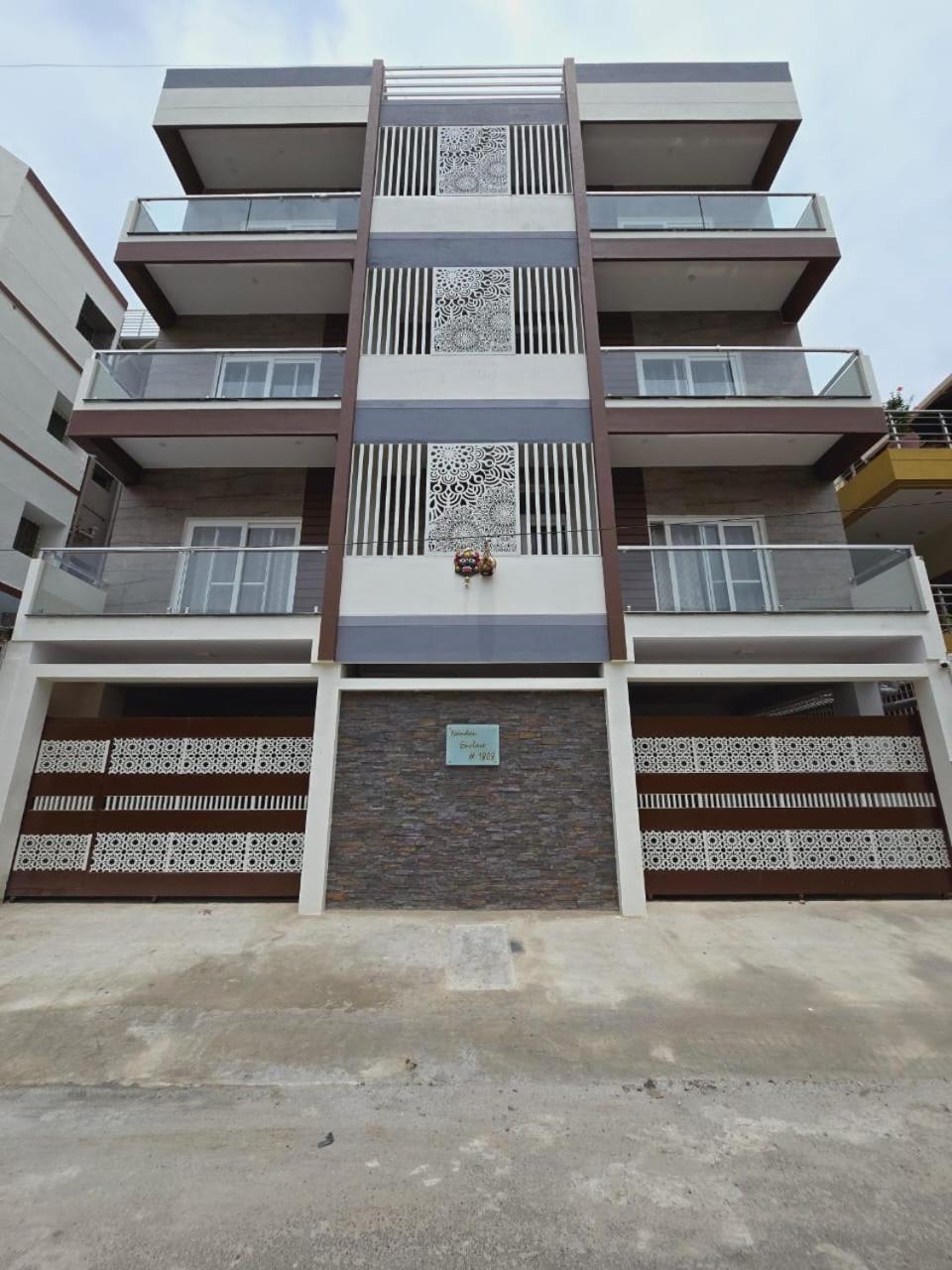 Hotel · Nandan Enclave 2BHK & 3BHK Family Apartments in Mysore Parking & Kitchen, Mysore