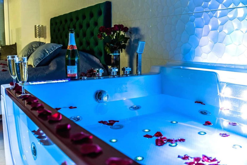 Apartment Jacuzzi, Kraków, Poland