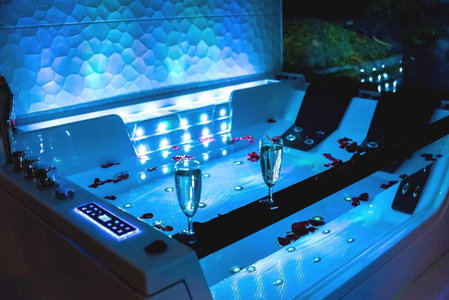 Apartment Jacuzzi, Kraków, Poland