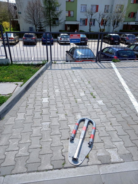 Apartament Jurajska Plaza, prywatne miejsce parkingowe , Targi, Kielce, Poland