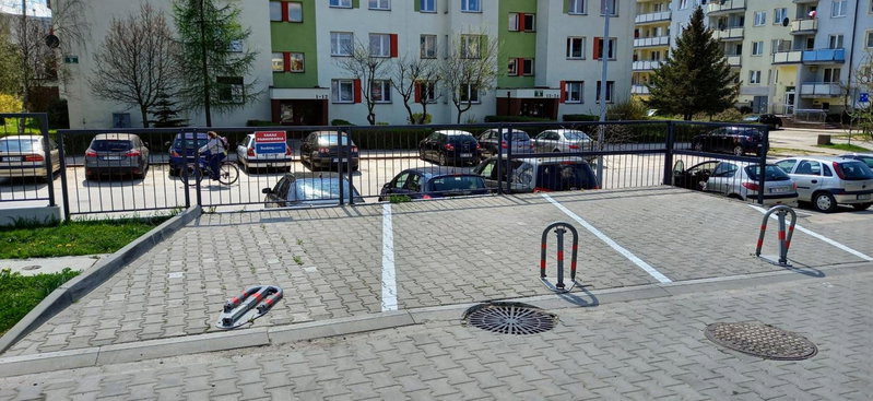 Apartament Jurajska Plaza, prywatne miejsce parkingowe , Targi, Kielce, Poland