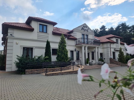 Dworek za Lasem, Warta, Poland