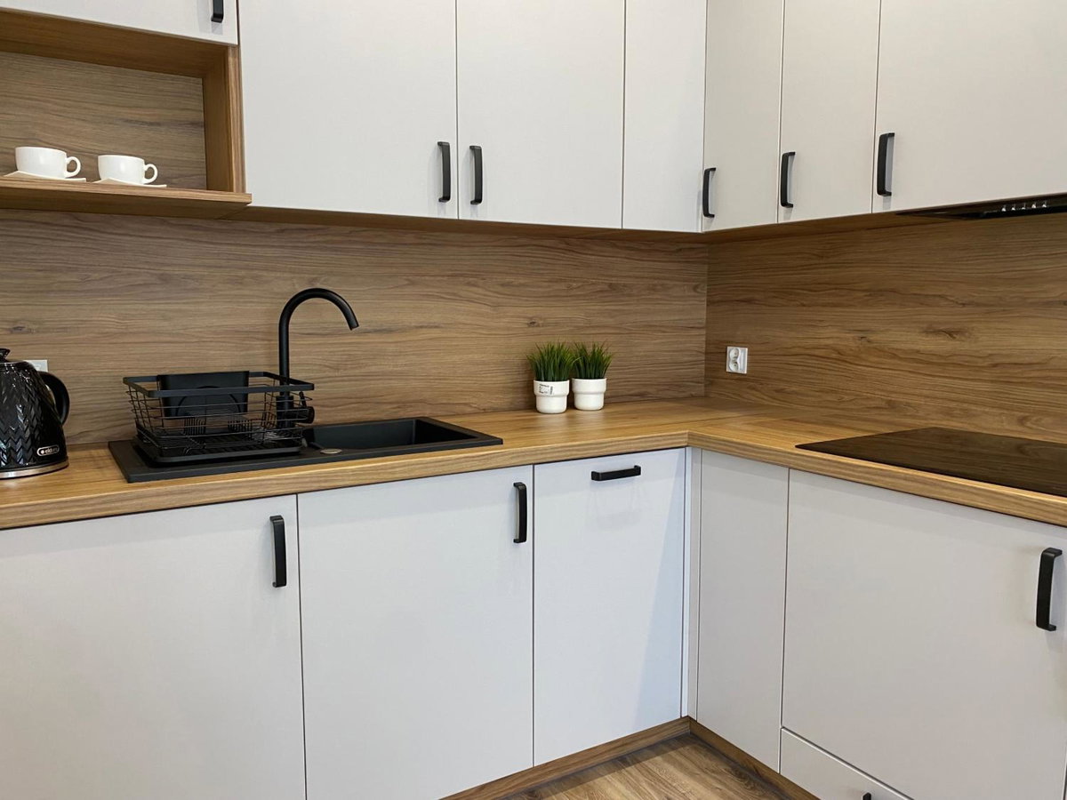 Hotel · Nowoczesny Apartament w Dzierżoniowie - parter - balkon - pokój + sypialnia, Dzierżoniów