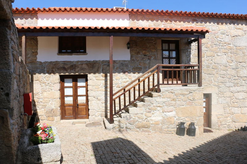 Casa Dona Urraca, Vilarinho da Castanheira, Portugal