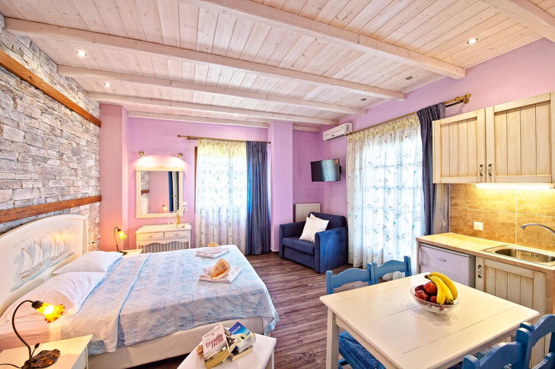 Flamingo Hotel Pelion - Seaside Superior Studios & Suites, Chorefto, Greece