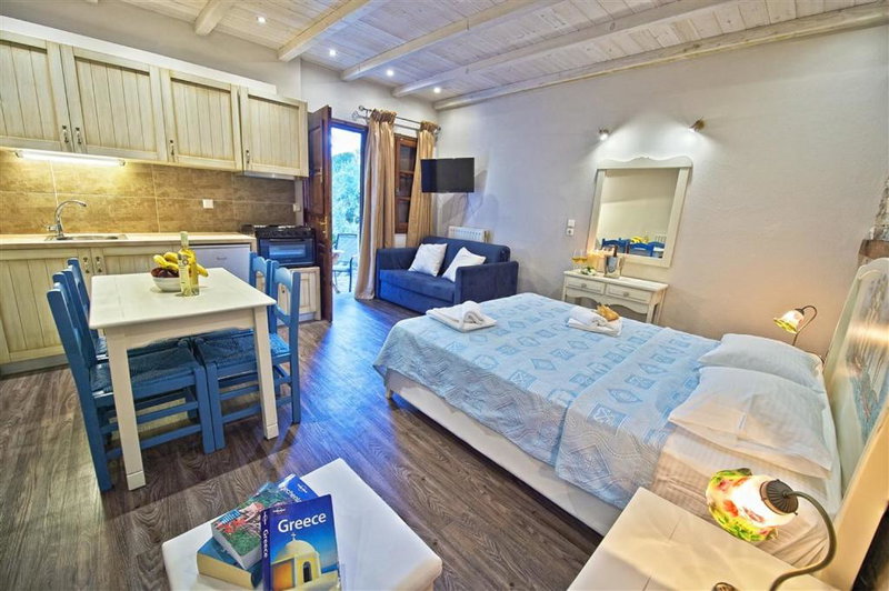 Flamingo Hotel Pelion - Seaside Superior Studios & Suites, Chorefto, Greece