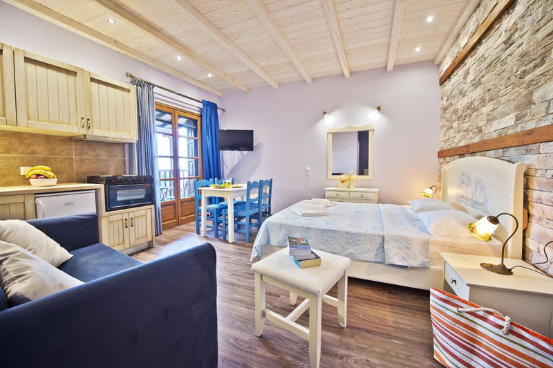 Flamingo Hotel Pelion - Seaside Superior Studios & Suites, Chorefto, Greece