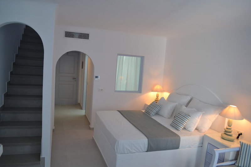 Maison Des Lys, Santorini, Greece