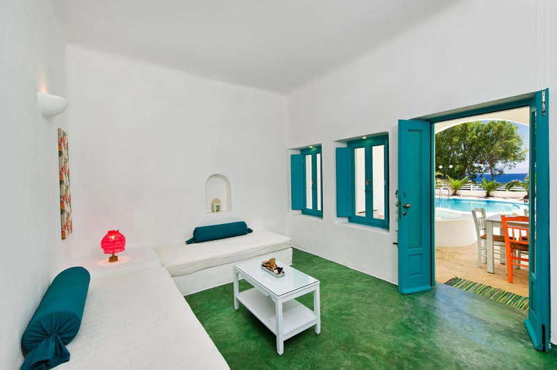 Nissia Beach Apartments & Suites, Kamari, Greece