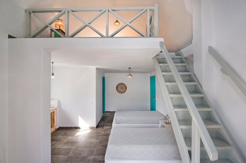 Nissia Beach Apartments & Suites, Kamari, Greece