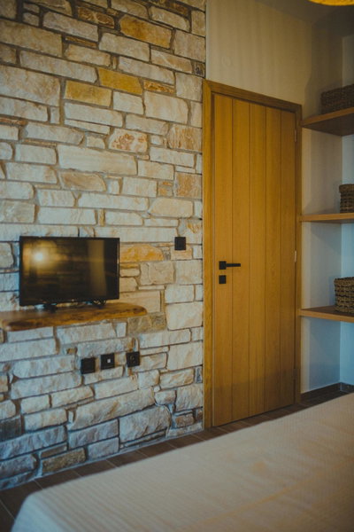 Peri Elxis Luxury Suites, Mouresi, Greece