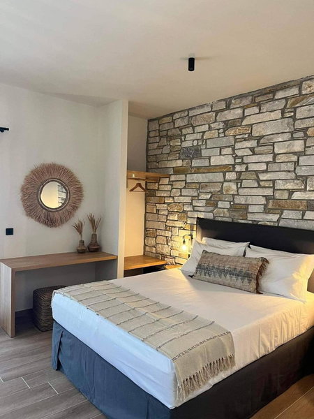 Peri Elxis Luxury Suites, Mouresi, Greece