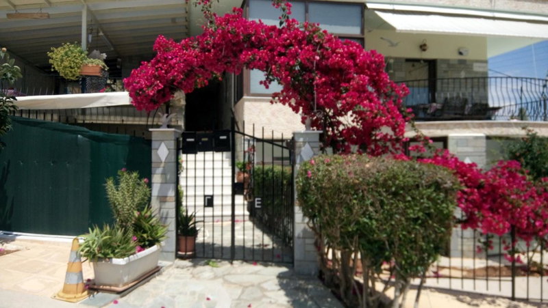 Villa George - Family Holidays, Nea Makri, Greece