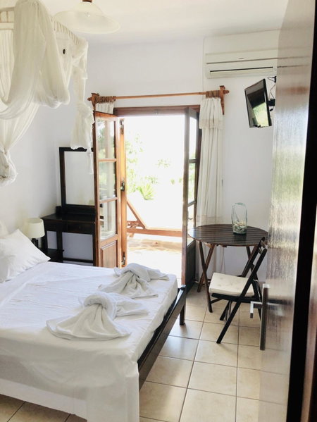 Batistas Apartments, Naousa, Greece
