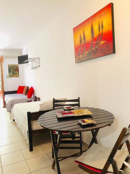 Batistas Apartments, Naousa, Greece