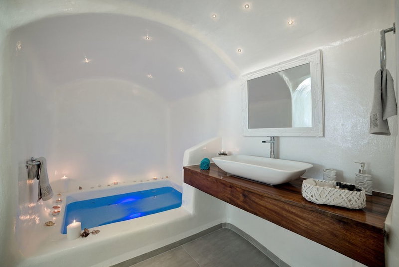 Fira Deep Blue Suite, Santorini, Greece