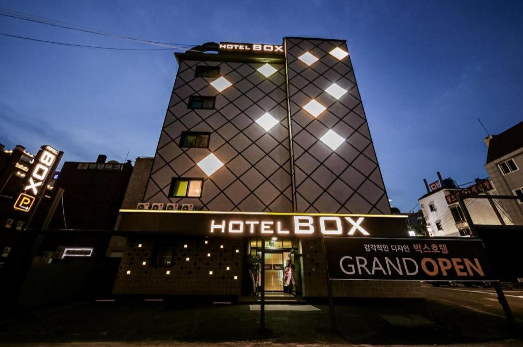hotel box, South Korea
