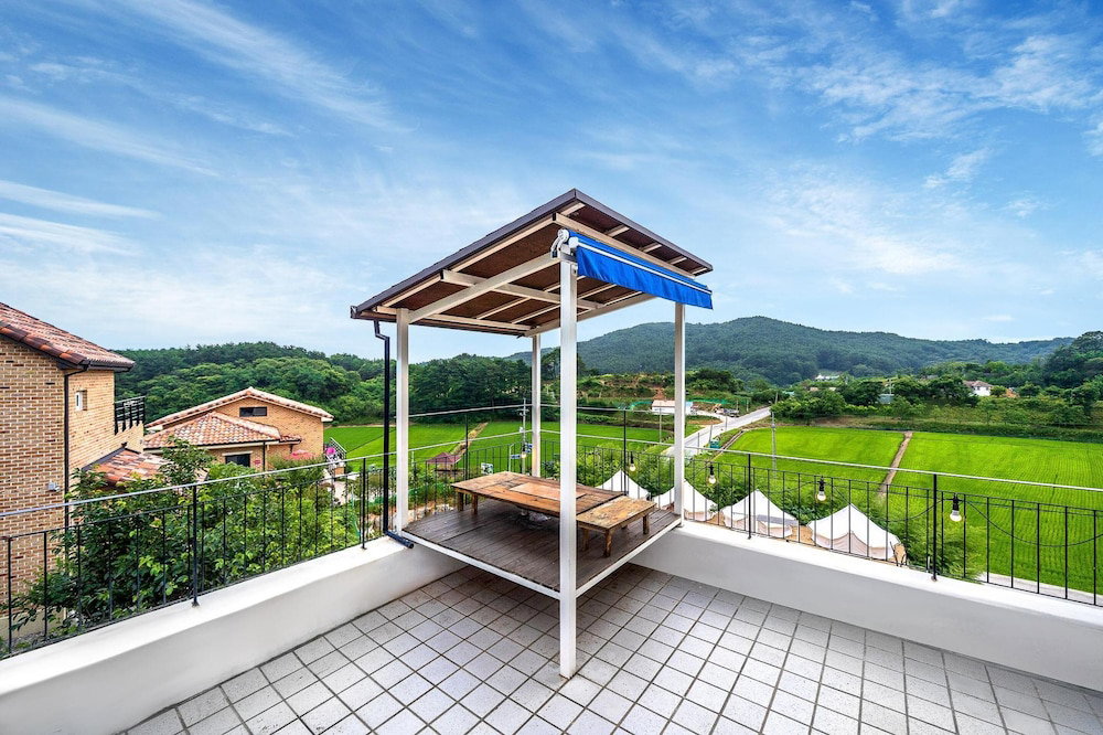 Yangyang Slowstay Pension, South Korea