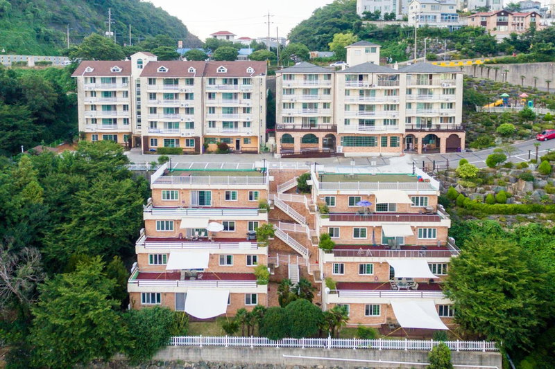 Home Fourest Resort Geoje, Geoje, South Korea