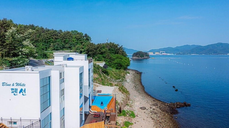 Blue and white pension, Geoje, South Korea