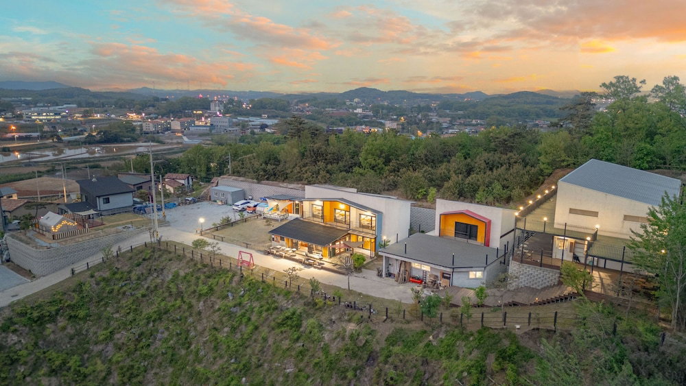 Hotel · Ganghwado Labyrinthos Companimal Pension, Incheon