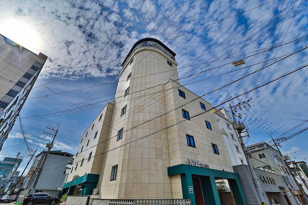Hotel · Gumi Wonpyeong-dong Number 25, Gumi