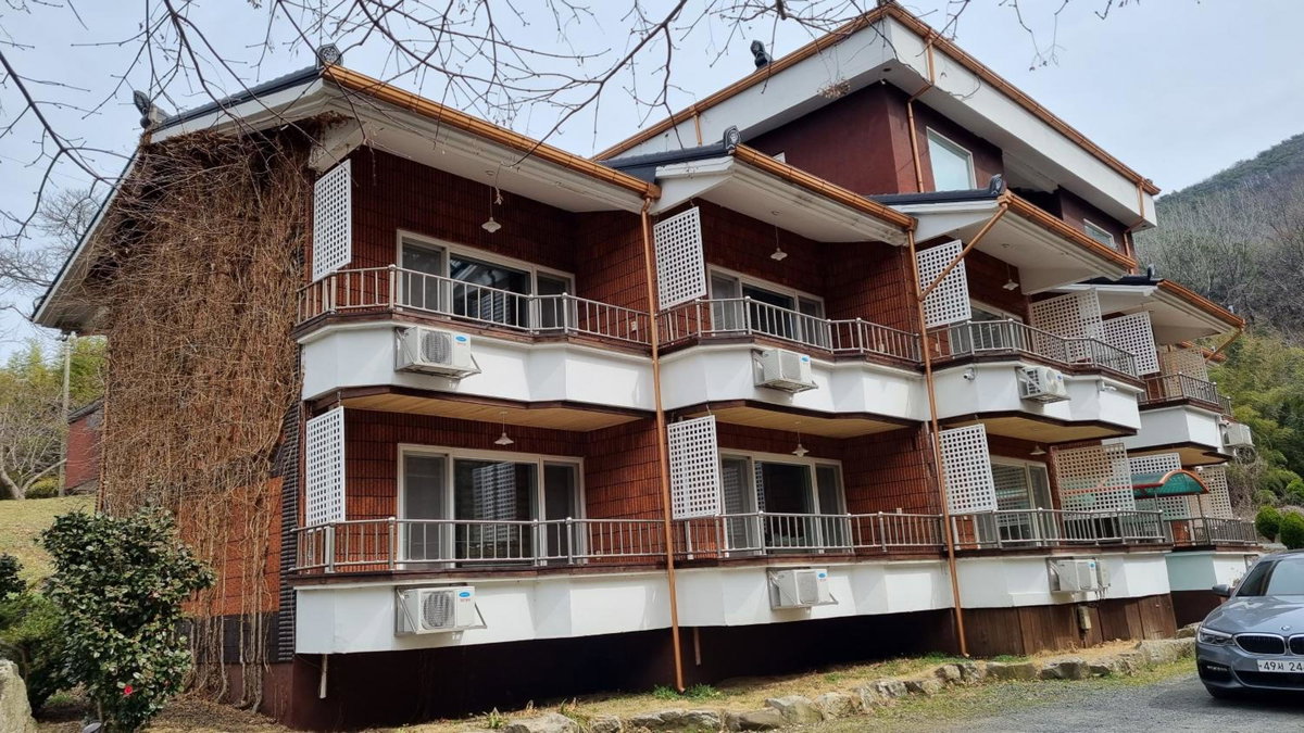 Moon-hyo House 1, South Korea