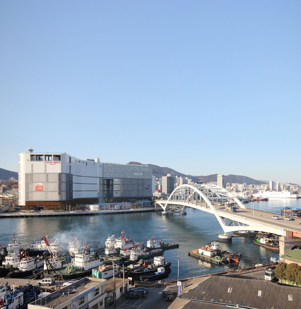 Hotel · Hotel Bridge, Busan