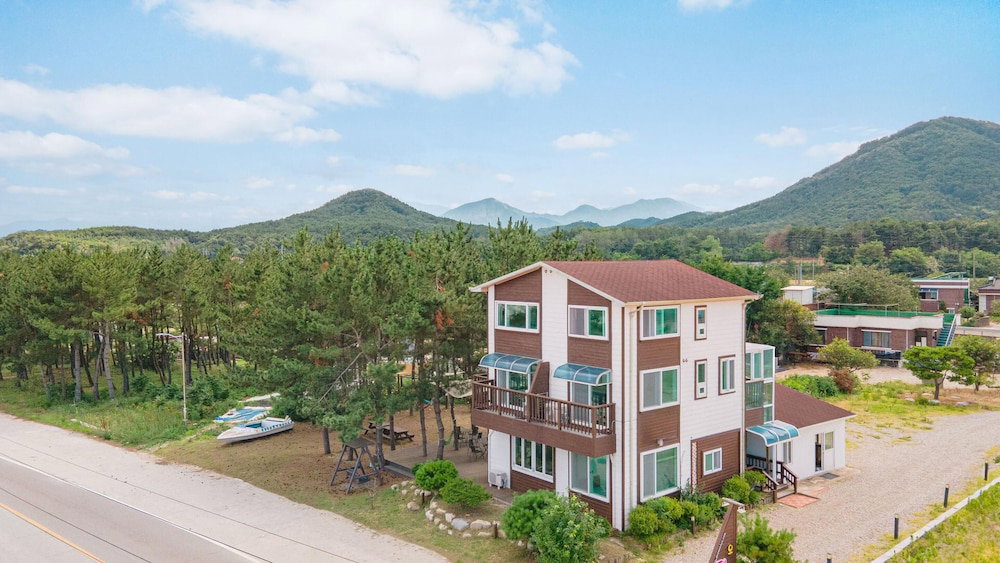 Goseong Omaju Pension, South Korea