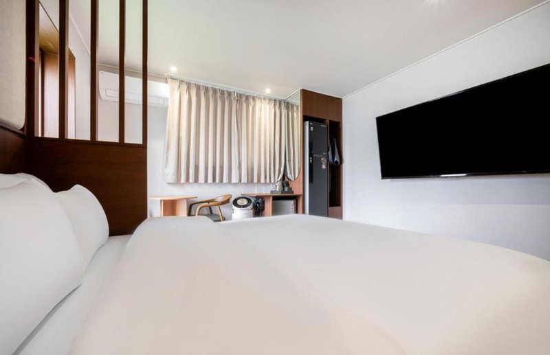 Gwangju Chungjang-ro Hotel H-Avenue, Gwangju, South Korea