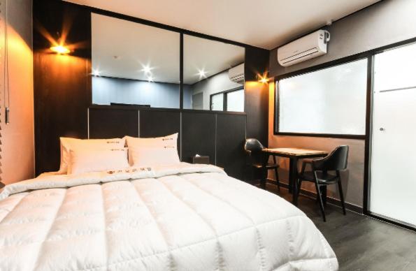 Samcheonpo Comodo motel, Sacheon, South Korea